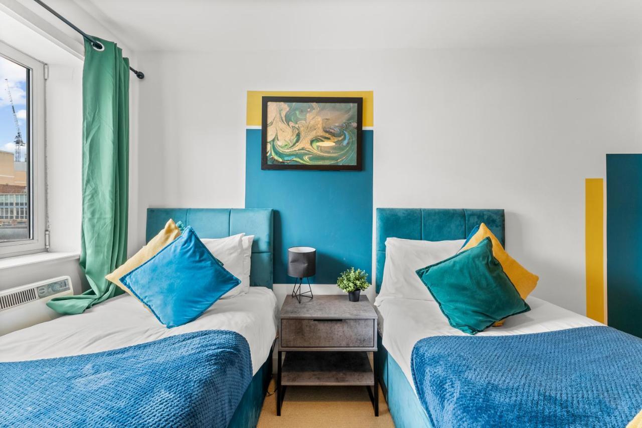 Enchanting Bristol Abode -Sleeps 6 With Balcony! 외부 사진