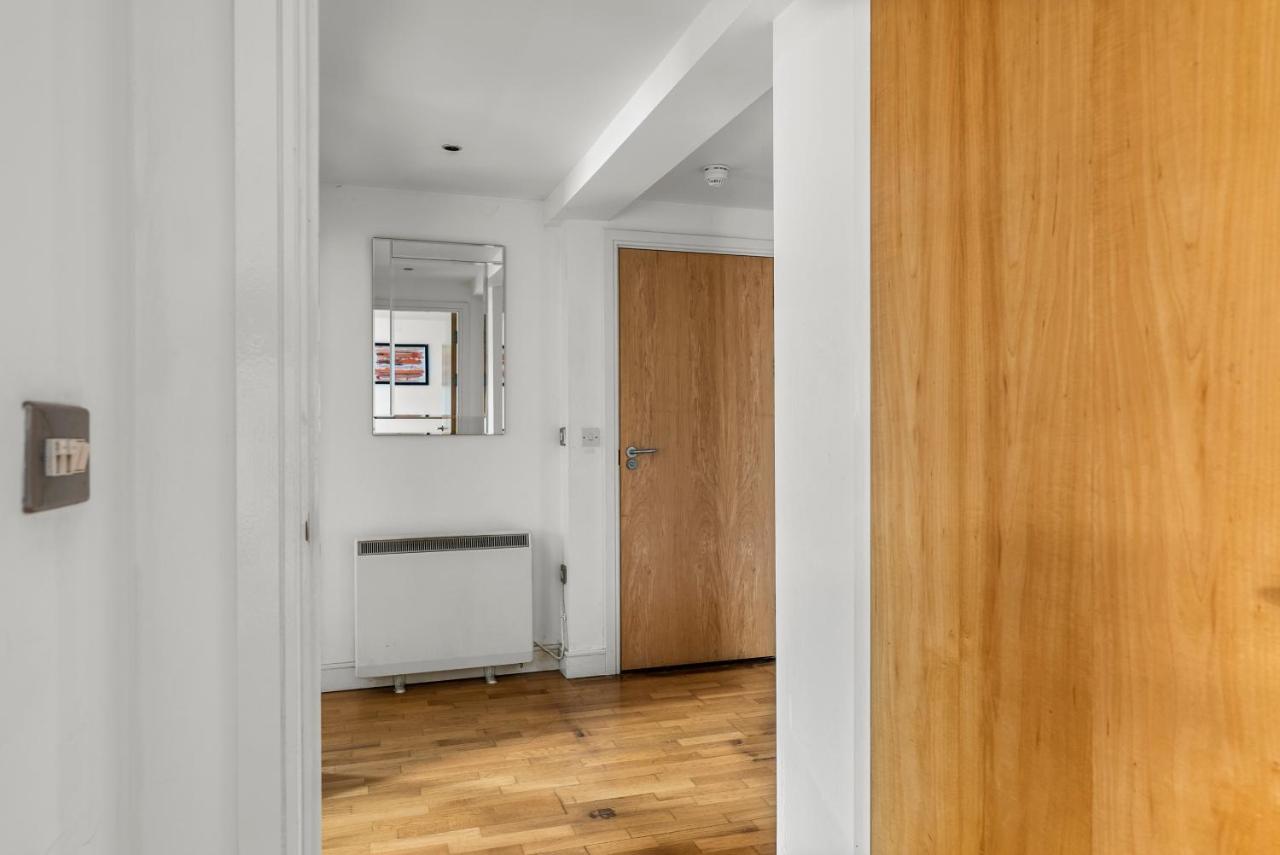 Enchanting Bristol Abode -Sleeps 6 With Balcony! 외부 사진