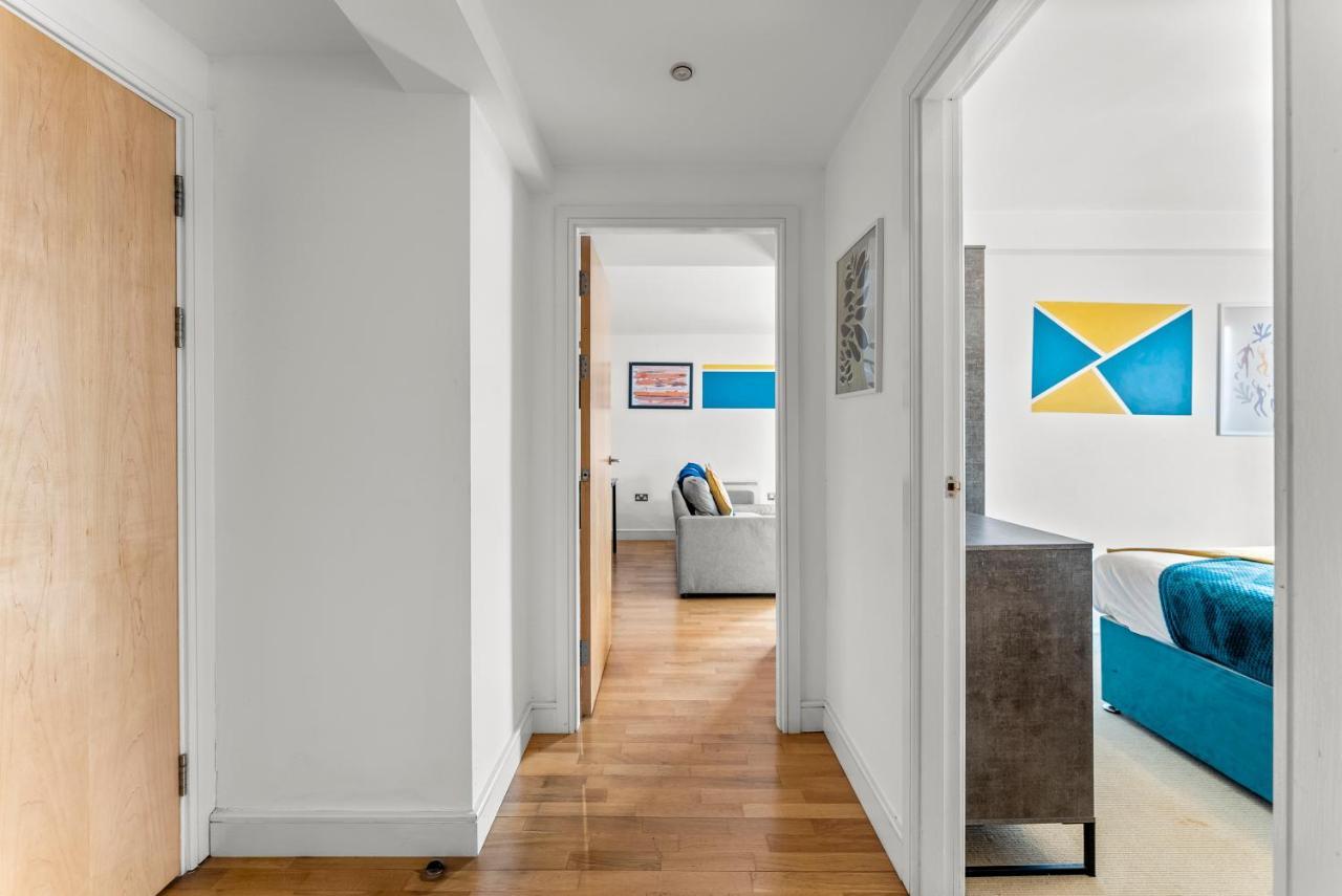 Enchanting Bristol Abode -Sleeps 6 With Balcony! 외부 사진
