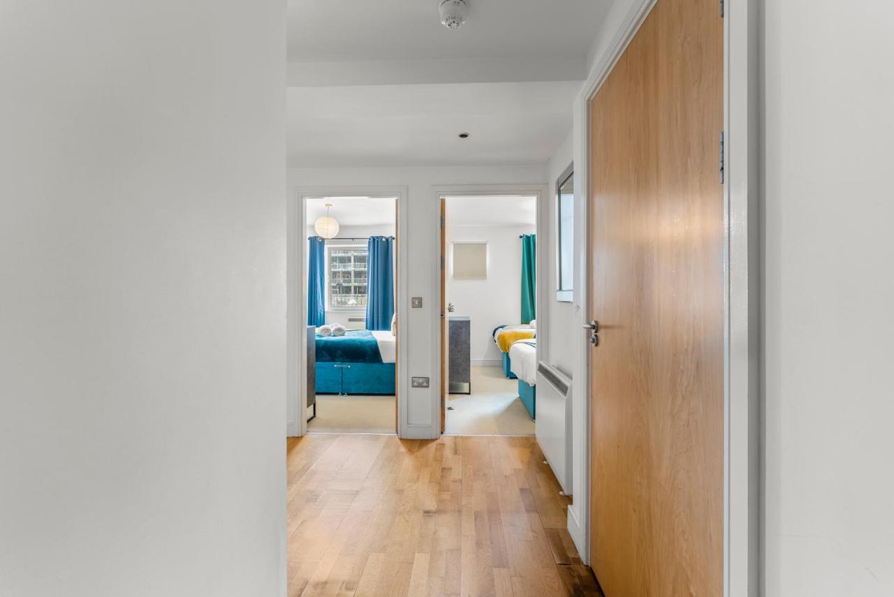 Enchanting Bristol Abode -Sleeps 6 With Balcony! 외부 사진